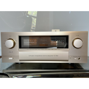 Accuphase E700